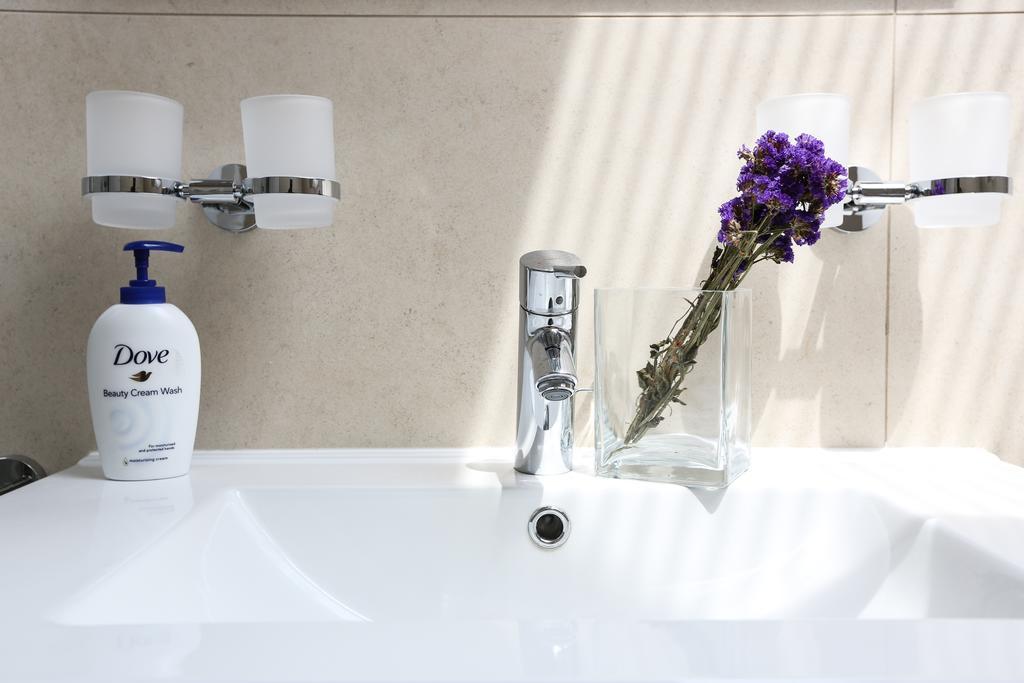 White & Co And Apartment